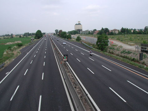 Concessioni autostradali, M5S: “Favori agli amici e il conto lo paghiamo noi”