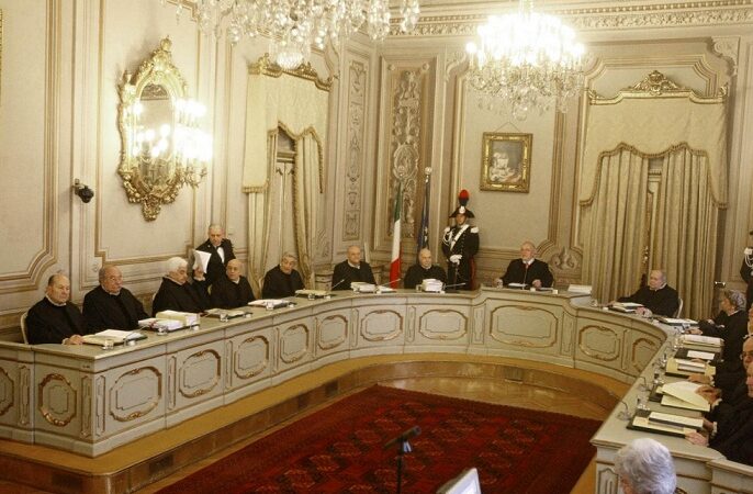 Il M5S scrive a Renzi per la Corte costituzionale