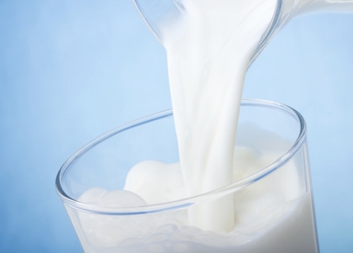 Latte, M5S:”Prezzo illegale, Governo applichi Dl su scambi commerciali”
