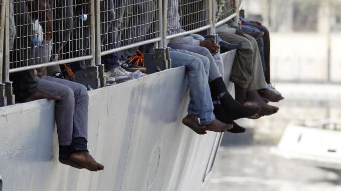 Migranti: M5S, manca cabina di regia per gestione accoglienza