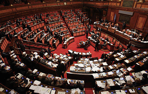 Il Parlamento, luogo di concessione della grazia per indagati e condannati