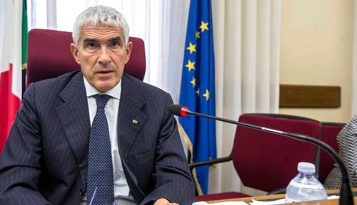 Banche: Casini mantenga le promesse per dare un minimo di dignità alla Commissione d’inchiesta