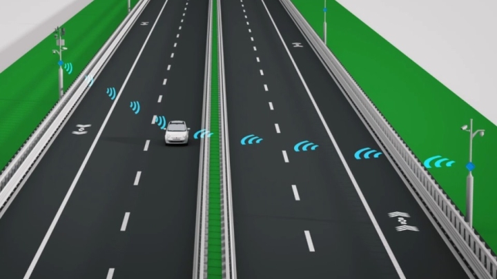 Smart road: Tecnologie fondamentali, bene Mit su ecosistema nazionale