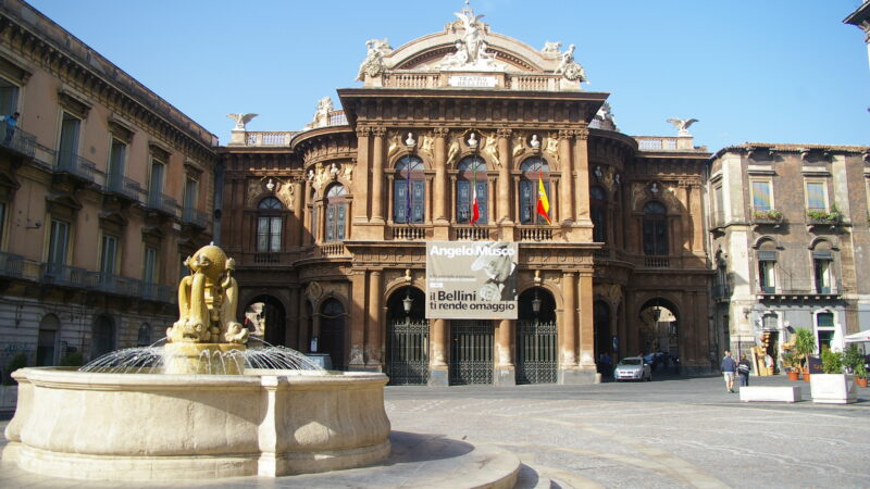 Teatro: Musumeci scongiuri chiusura Bellini Catania, presidio storico di arte cultura